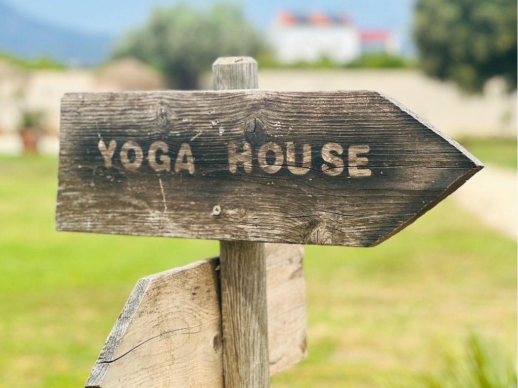 spain yoga retreat - valentina mocchi